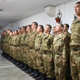 Қорғаныс министрі әскерде әлімжеттік жоқ екенін айтты