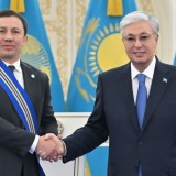 Тоқаев Головкинді І дәрежелі «Барыс» орденімен марапаттады