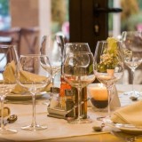 «Қонақтар аш кетті».  Мейрамхана клиенттерін "лақтырып" келген