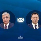 Тоқаев Садыр Жапаровты Қырғыз Республикасы Жогорку Кенеші сайлауының өтуімен құттықтады