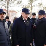 ШҚО әкімі болашақ спорт аренасы, Конгресс-холл және Мұз сарайы жобаларымен танысты