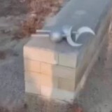 Атырауда зираттағы құлпытастарды қиратқан жасөспірімдер ұсталды