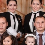 "Анасы да, әкесі де, балалары да егіз": Егіздерден құралған отбасы желі қолданушыларын тәнті етті (ФОТО)