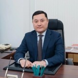 Бұрынғы вице-министр лауазымын асыра пайдаланды деген күдікпен ұсталды