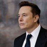 Илон Маск тарихта алғаш рет 600 млрд долларлық байлыққа жеткен адам атанды