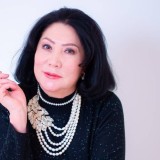 "Әкем мен анам әмеңгерлікпен қосылған": Танымал актриса жеке өмірі жайлы сыр шертті (ВИДЕО)