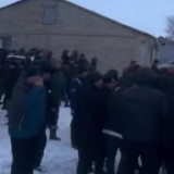 Атырауда жоғалған отбасы: Ерлі-зайыптыларды жерлеу рәсімі өтті