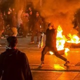 Ирандағы жаппай наразылық: Пехлеви революциядан кейін оралатынын мәлімдеді