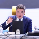 Бектенов сарапшылармен экономиканы дамыту мәселелерін талқылады