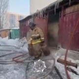 Астанада екі қабатты коттедж бен цех өртенді