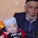 Осы сәтті 45 жыл күтті: 70 жастағы қария 7 қыздан кейін ұлды болды (ФОТО)