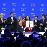 Трамп «Бейбітшілік кеңесін» ресми түрде құрды және оның төрағасы болды