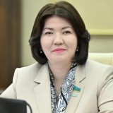 «Ауыр жүктемені азайту»: Министр Жұлдыз Сүлейменова оқушылар үшін жағымды жаңалықты жеткізді