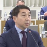 Конституцияның Преамбуласы толықтай басқа редакцияда ұсынылады