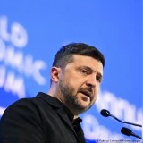 Зеленский: Аумақтық мәселені шешу үшін Путинмен байланыс қажет