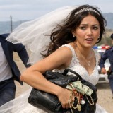 Күйеу жігіт тойға дайындалып жүргенде, қалыңдық қалыңмалды алып жоғалып кетті