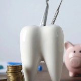 Зейнетақы дауынан кейін 100-ден астам стоматология жабылды