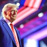 Трамп Қырымға байланысты Ресейге салынған санкцияларды ұзартты