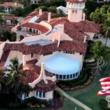 АҚШ-та Дональд Трамптың үйіне кірмек болған ер адам атып өлтірілді