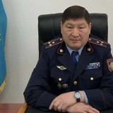 Зорлау айыбымен қамалған Талдықорған қаласының экс-полиция бастығы қызметтік пәтер үшін соттасып жатыр