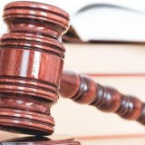 Жасөспірім қызды зорлау: Шенеуніктің жабылып қалған ісі қайта ашылды