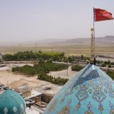 Иранда «кек туы» көтерілді: Жамкаран мешіті үстінде қызыл ту желбіреді