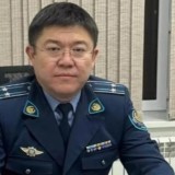 Жамбыл полиция департаменті бастығының орынбасары кабинетінде мас боп жүрген