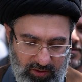 Иранның Жоғарғы көшбасшысы ретінде Әли Хаменейдің ұлы таңдалды