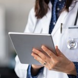 Дәрігерге қол көтерсең – түрме: Қазақстанда жаңа заң қалай жұмыс істейді?