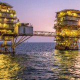 Иран Парсы шығанағындағы мұнай нысандарына шабуыл жасаймыз деп қорқытты