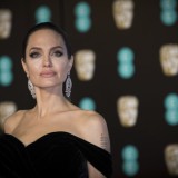 Анджелина Джоли өзін өлтіру үшін киллер жалдамақ болған: Актрисаның ел білмейтін құпиясы ашылды