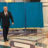 Нұрсұлтан Назарбаев референдумда дауыс берді