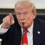 Трамп Иранға жаңа соққы жасайтынын айтып, сес көрсетті