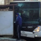 Астанада автобус аялдамаға соғылды