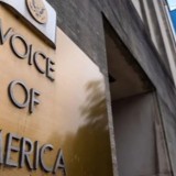 АҚШ соты Трамптан "Америка дауысы" радиосының 1042 қызметкерін жұмысына қайта алуды міндеттеді