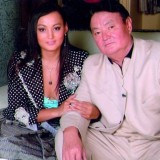 "Анам екеуміз ғана әкемнің жерлеуіне қатыстық": Заманбек Нұрқаділовтің қызы ел естімеген шындықты айтты (ВИДЕО)