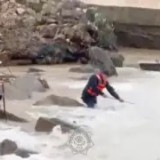 “Ойнап жүріп өзенге құлап кеткен”: Ел оңтүстігінде бесінші күн баланың денесі іздестіріліп жатыр