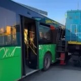 Алматы облысында пойыз автобуспен соқтығысты