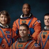 NASA жарты ғасырдан кейін Айды айналып өтетін алғашқы миссияны ұшырады