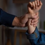 Оқушыны ұрған мұғалімге қылмыстық іс қозғалды