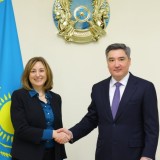 Олжас Бектенов АҚШ елшісі Джули Стаффтпен кездесті