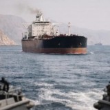 Трамп Ормуз бұғазын қоршауға алатынын мәлімдеді