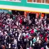 Өскеменде жаңа дүкеннің ашылуында таратылған тегін палау адамдар арасында талас тудырды