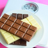 Адамның ағзасы неліктен шоколадты дәметеді: Дәрігер ел естімеген құпия шындықты айтты