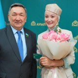 "Саясатқа бет бұрды": Мөлдір Әуелбекова партия мүшесі атанды