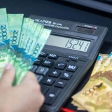 Ең төменгі жалақы өсуі мүмкін: Мобильді аударымдарға қатысты талаптар қайта қарала ма?
