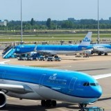 Әлем бойынша жанармай тапшылығы әуе рейстеріне соққы берді