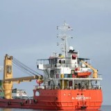 Иран Ормуз бұғазын қайта жапты: бірнеше коммерциялық кеме шабуылға ұшырады