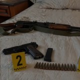 Әбенов Назарбаев университеті пәтеріндегі қарулы кісілер туралы ақпарат таратты