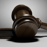 Жеке сот орындаушысы бюджеттен 4,2 млн теңге жымқырғаны үшін сотталды